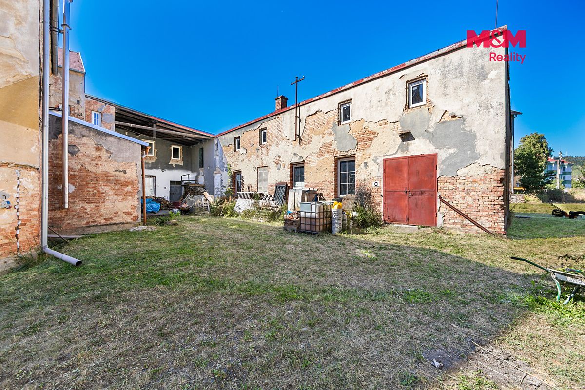Prodej komerční nemovitosti 1300 m² – fotografie 3