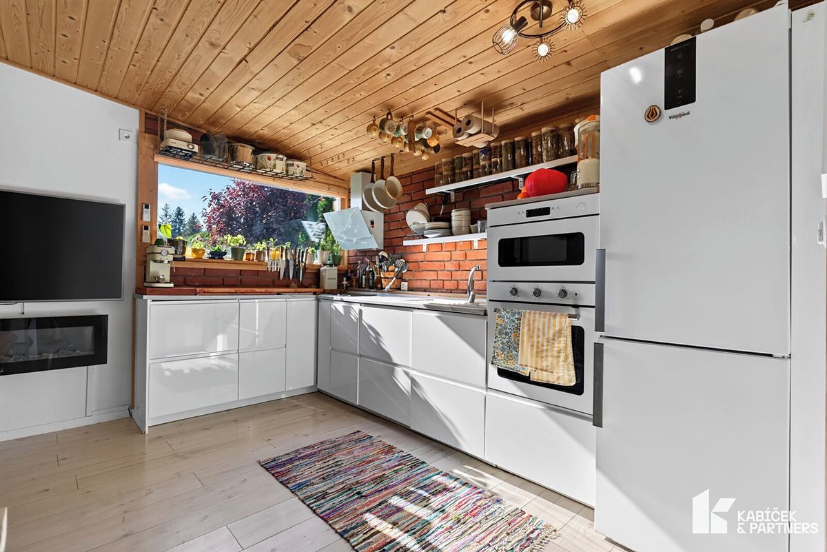 Prodej rodinného domu 95 m², pozemek 1039 m² – fotografie 3