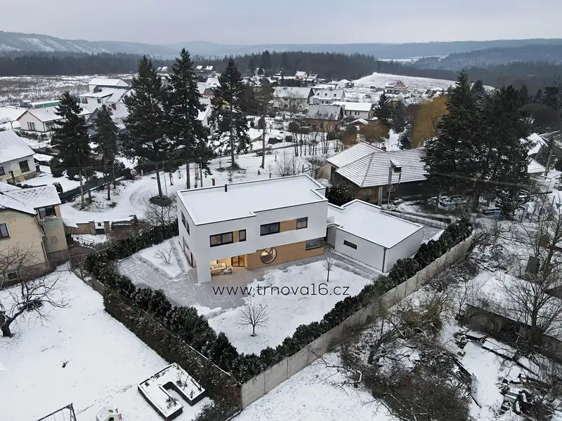 Prodej rodinného domu 326 m², pozemek 927 m², Trnová – náhled fotky 3