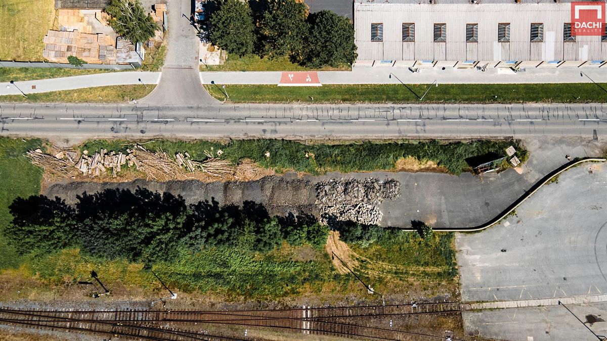 Prodej komerčního pozemku 1842 m² – fotografie 2