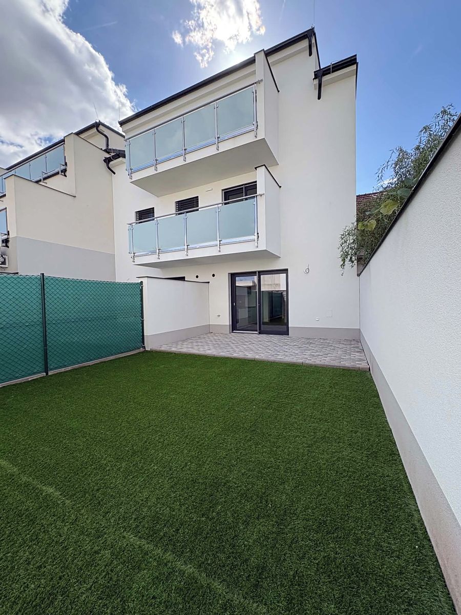 Pronájem bytu 1+kk 30 m² – fotografie 2