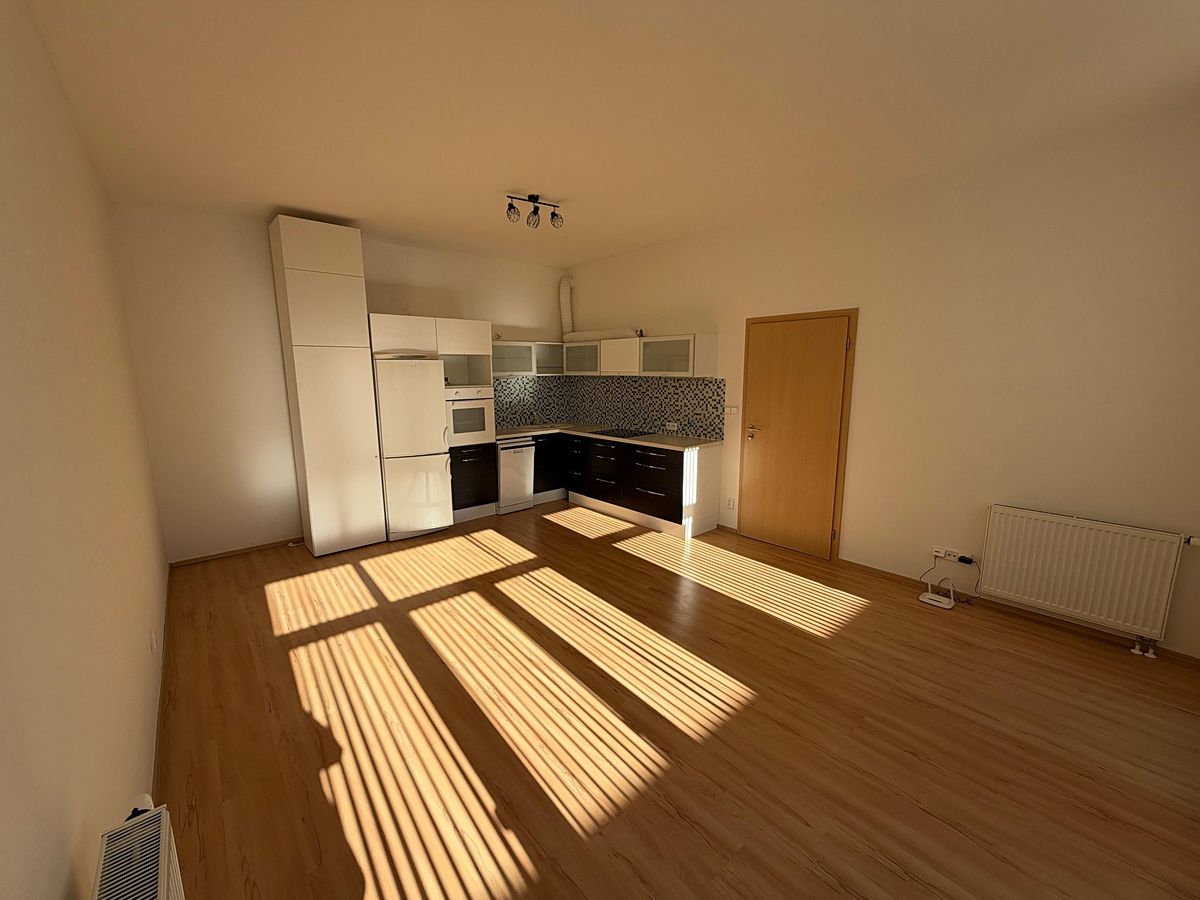 Pronájem bytu 2+kk 52 m² – fotografie 4
