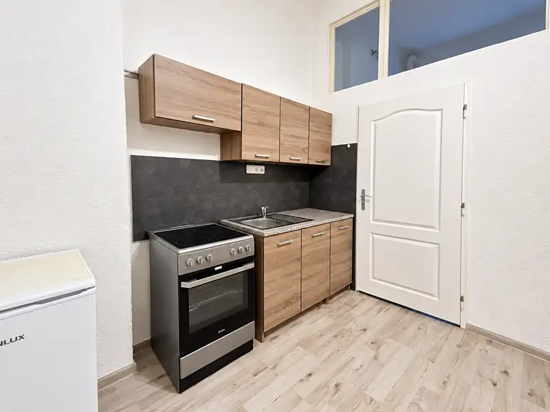 Pronájem bytu 1+1 25 m², Karlovy Vary – náhled fotky 1