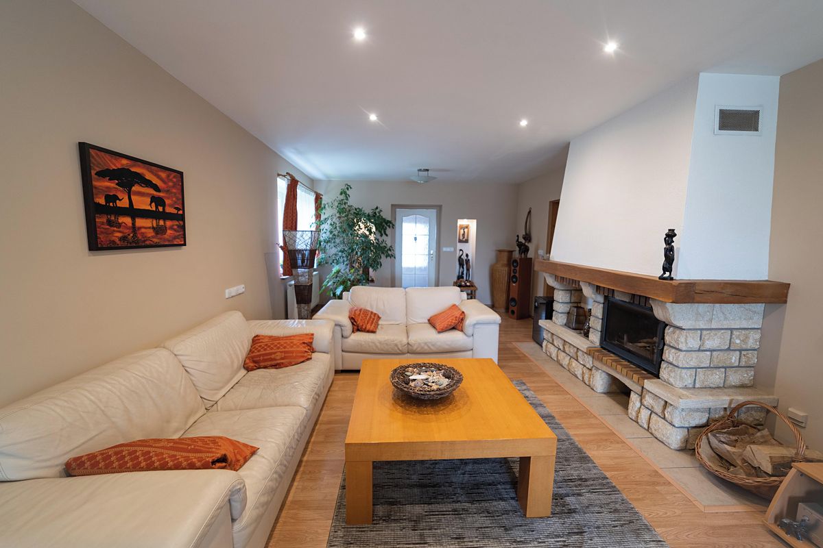 Prodej rodinného domu 156 m², pozemek 742 m² – fotografie 4