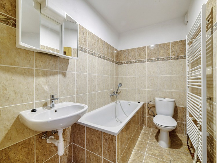 Комерційне приміщення на продаж, 899 м² (24 з 100)