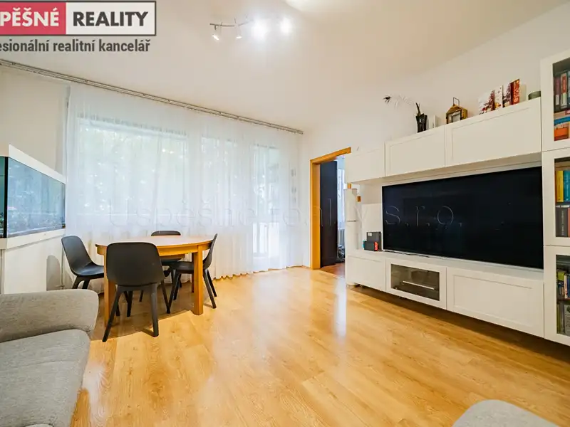 Prodej bytu 3+1 74 m², Praha – náhled fotky 1