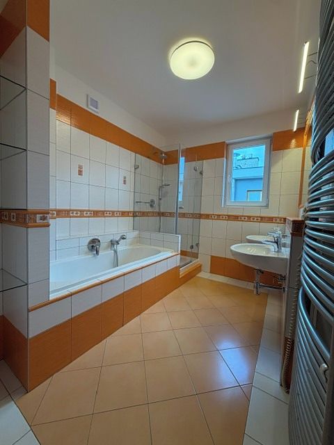 Pronájem bytu 3+kk 96 m² – fotografie 2