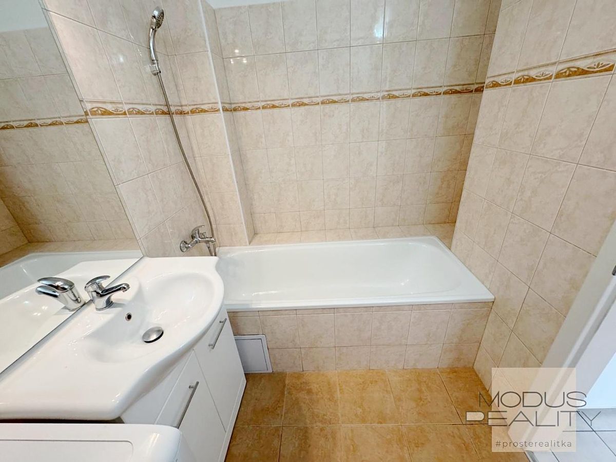 Pronájem bytu 2+kk 54 m² – fotografie 3