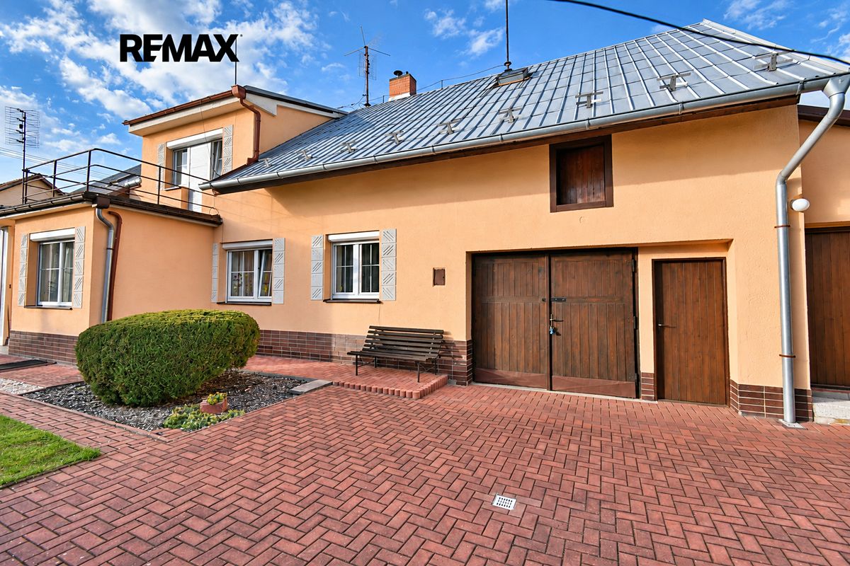 Prodej rodinného domu 130 m², pozemek 811 m² – fotografie 2