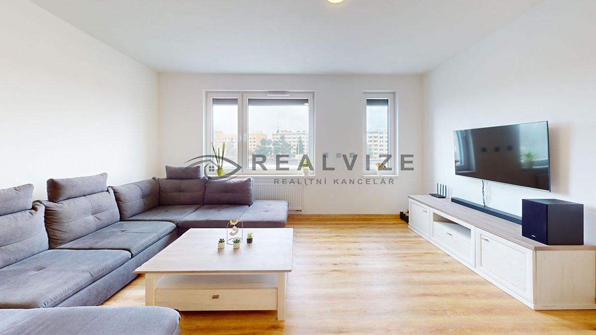 Pronájem bytu 2+kk 71 m² – fotografie 2