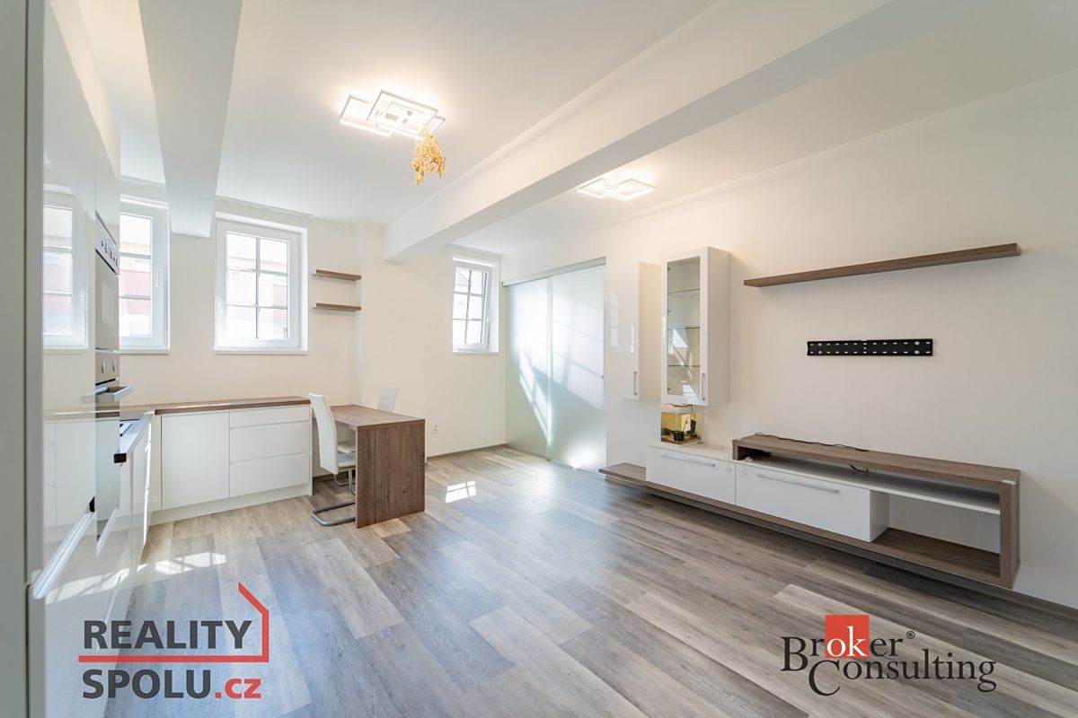 Pronájem bytu 2+kk 55 m² – fotografie 3