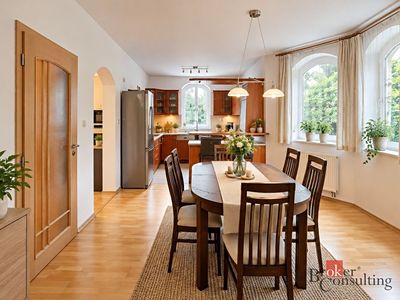 Pronájem rodinného domu 241 m², pozemek 390 m²