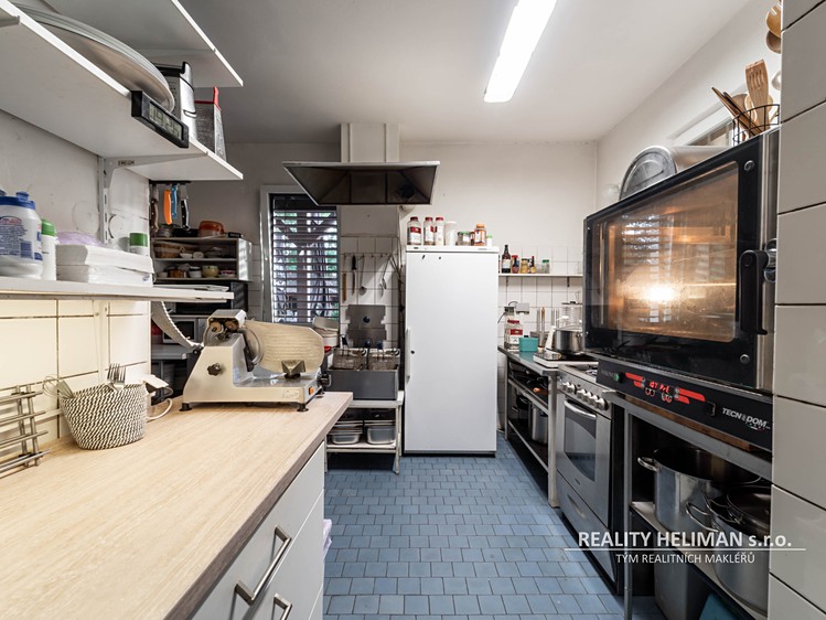 Prodej komerčního prostoru, 220 m² (10 z 53)