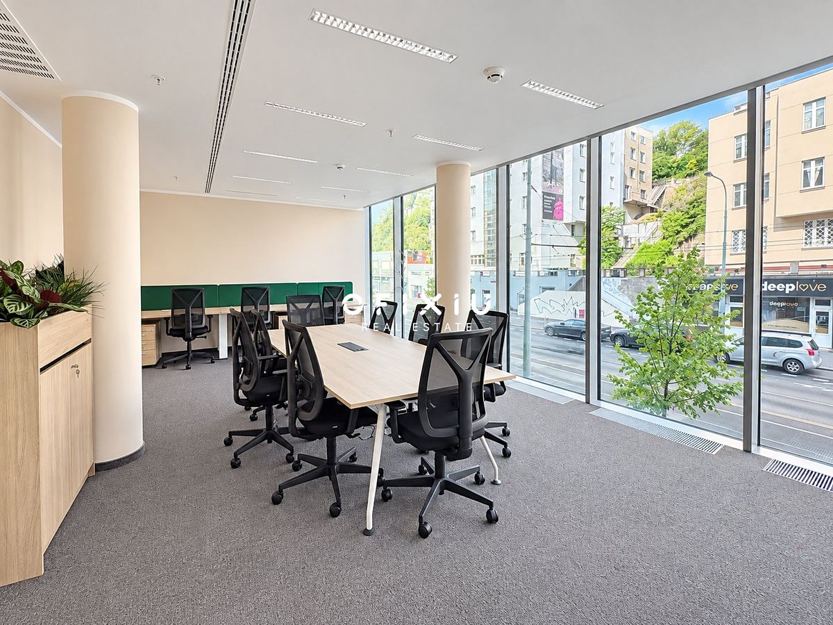 Pronájem kanceláře 300 m² – fotografie 4