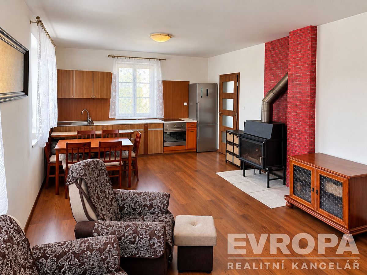 Prodej rodinného domu 138 m², pozemek 812 m² – fotografie 4
