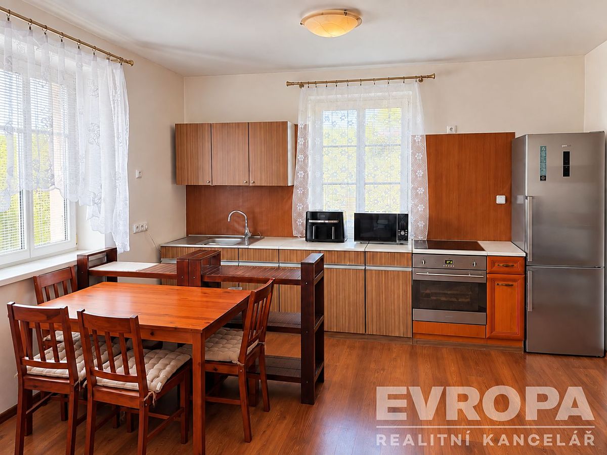 Prodej rodinného domu 138 m², pozemek 812 m² – fotografie 5