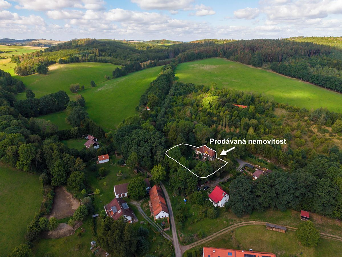 Prodej rodinného domu 236 m², pozemek 2381 m² – fotografie 3