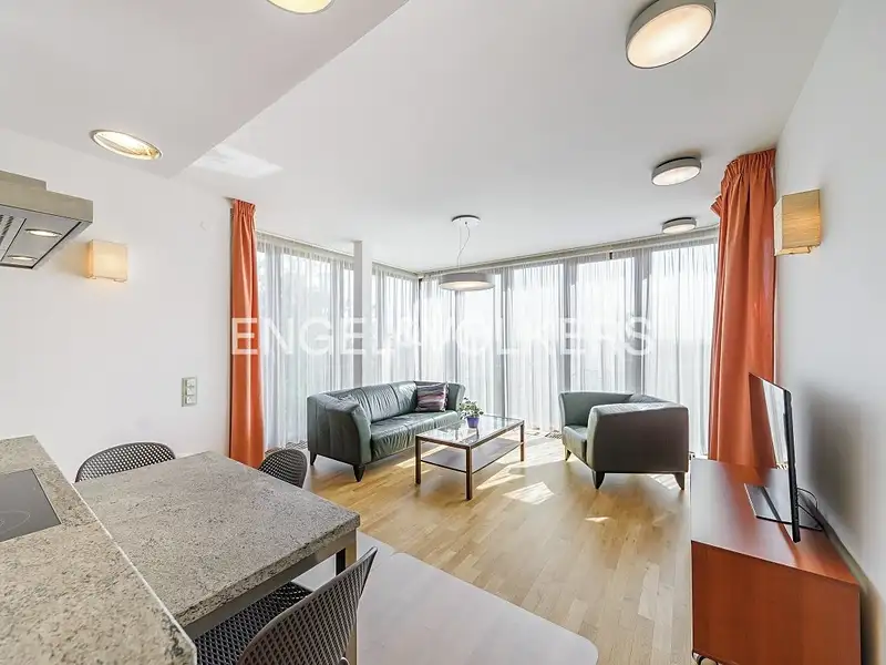Pronájem bytu 2+kk 60 m², Praha – náhled fotky 1