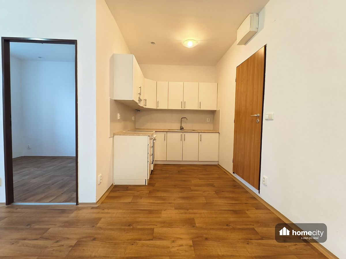Pronájem bytu 2+kk 35 m² – fotografie 2