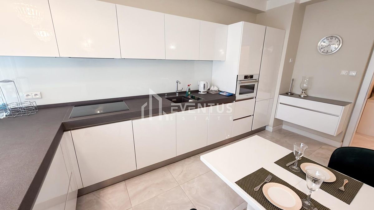 Pronájem bytu 2+1 89 m² – fotografie 3