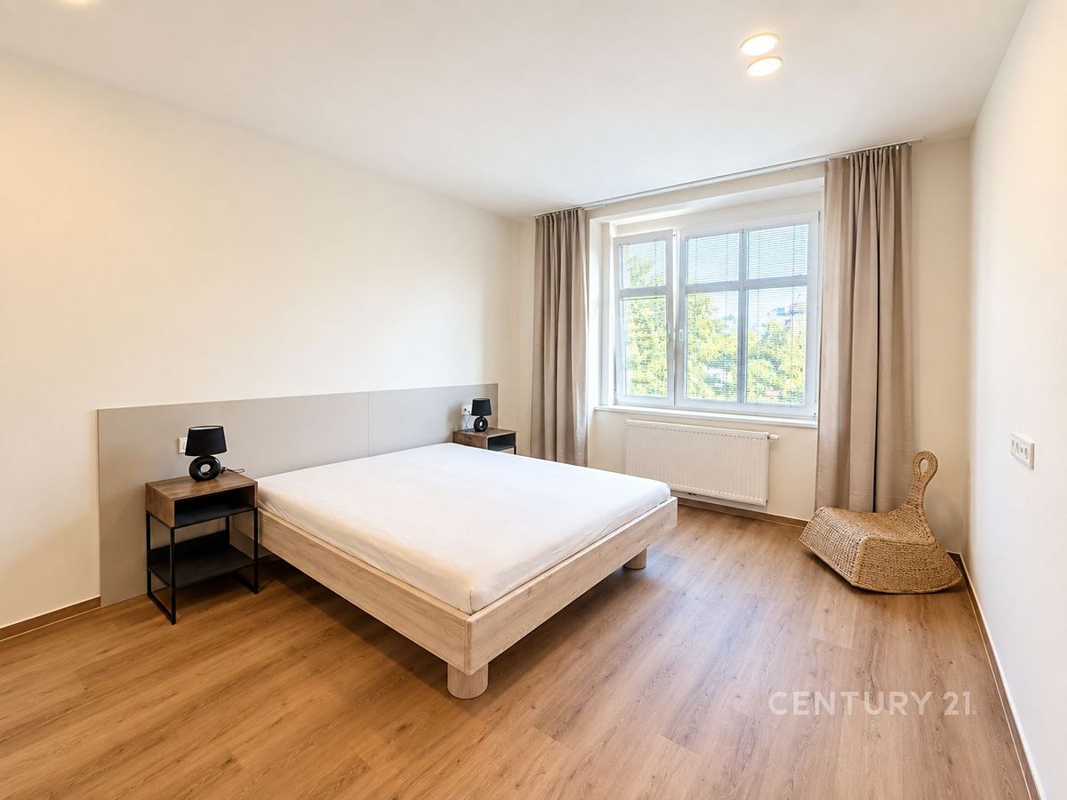 Pronájem bytu 2+kk 62 m² – fotografie 2