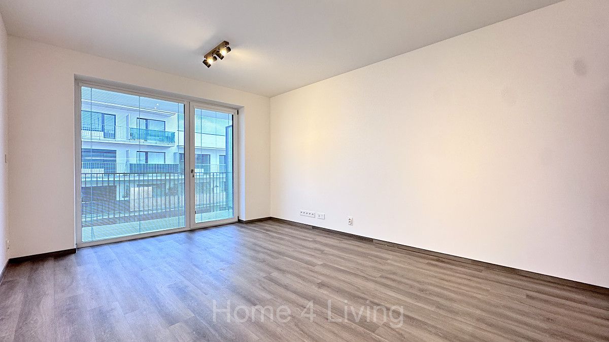 Pronájem bytu 1+kk 35 m² – fotografie 2