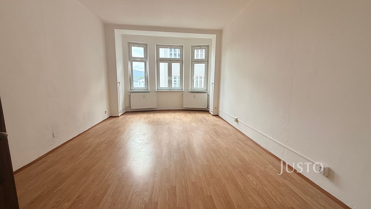 Pronájem bytu 2+1 80 m² – fotografie 3