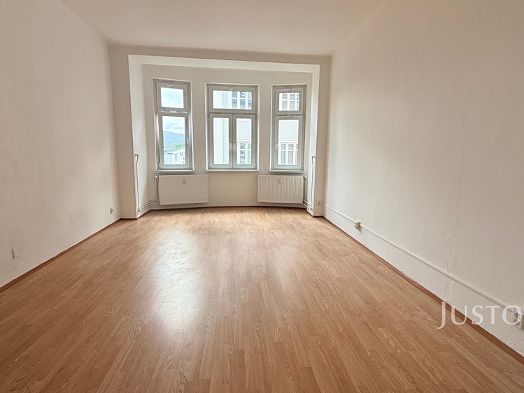 Pronájem bytu 2+1, 80 m² (3 z 11)