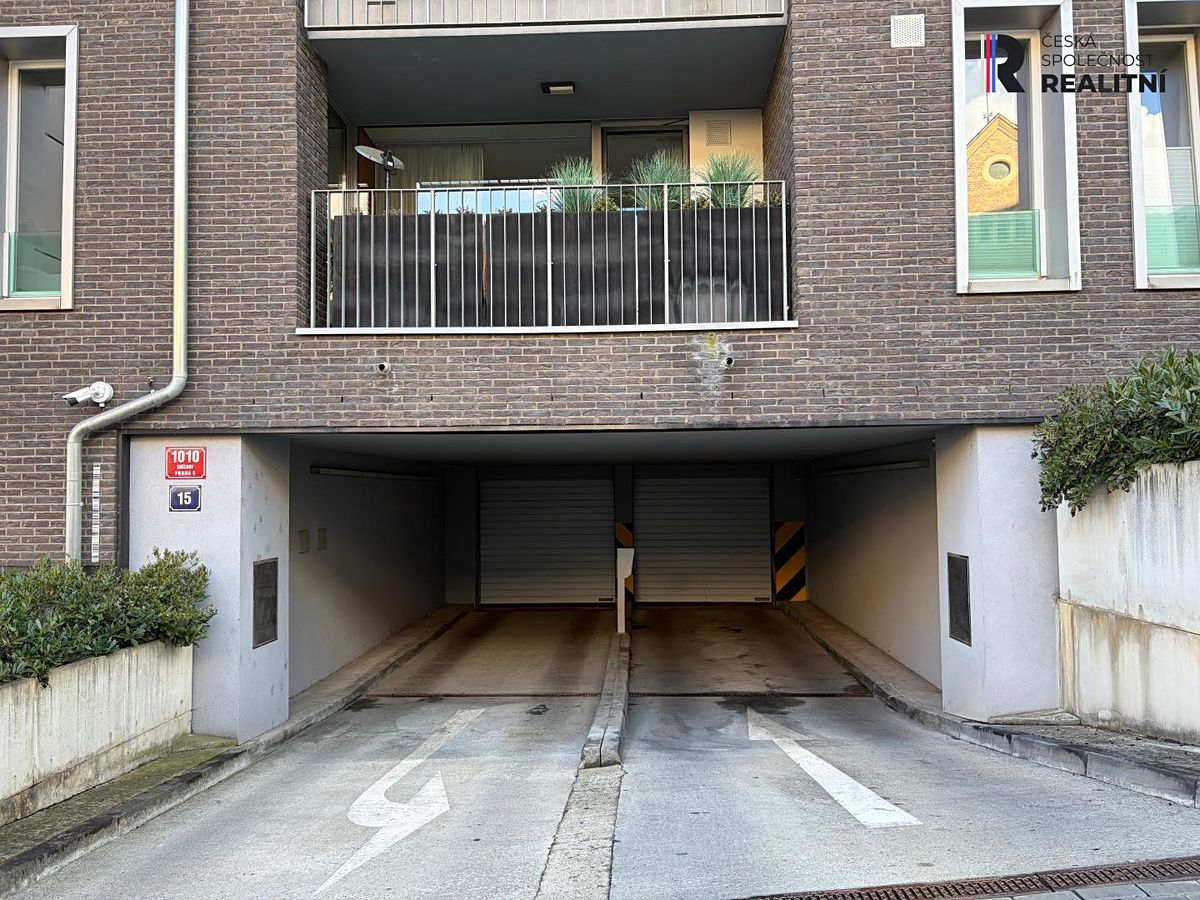 Pronájem garážového stání 12 m² – fotografie 2