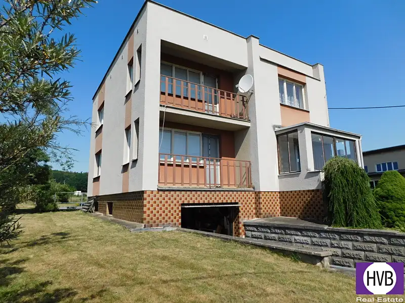Prodej rodinného domu 200 m², pozemek 802 m², Klatovy – náhled fotky 1