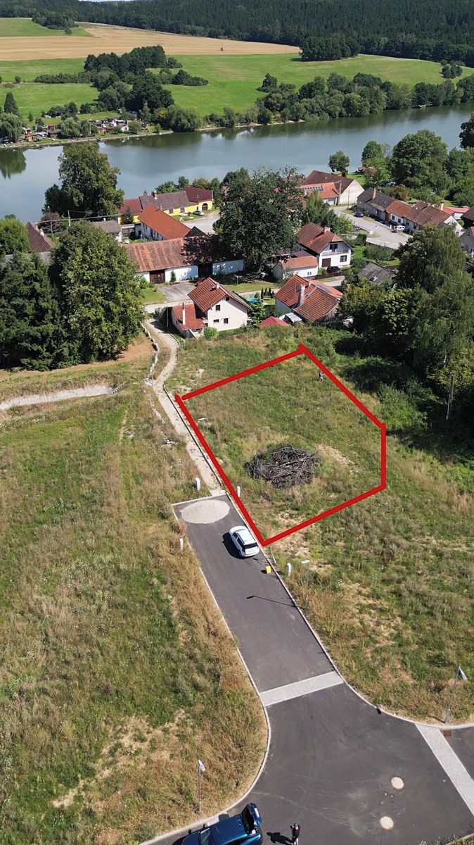 Prodej stavebního pozemku 1040 m²