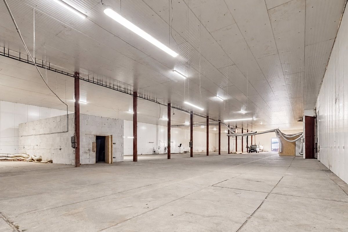 Pronájem skladového prostoru 1427 m² – fotografie 3