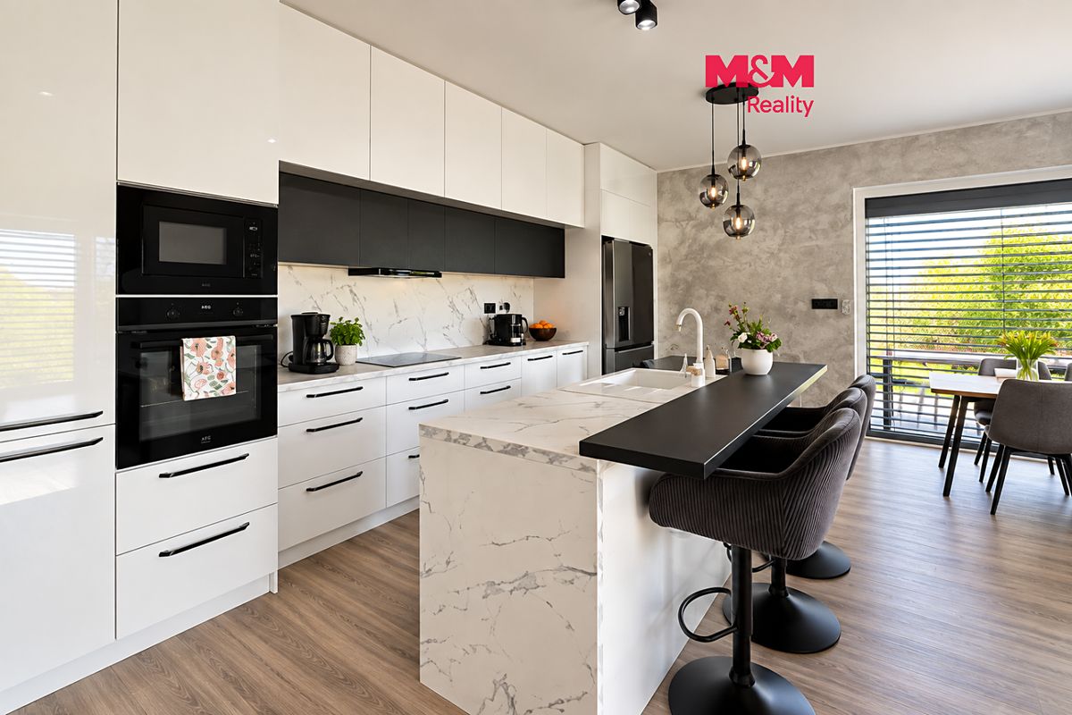 Pronájem bytu 4+kk 100 m²