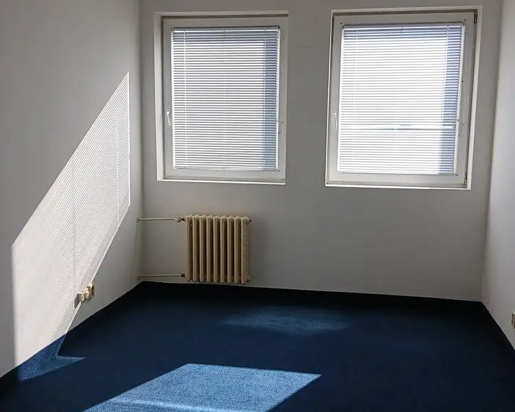 Pronájem kanceláře 14 m², Praha – náhled fotky 1
