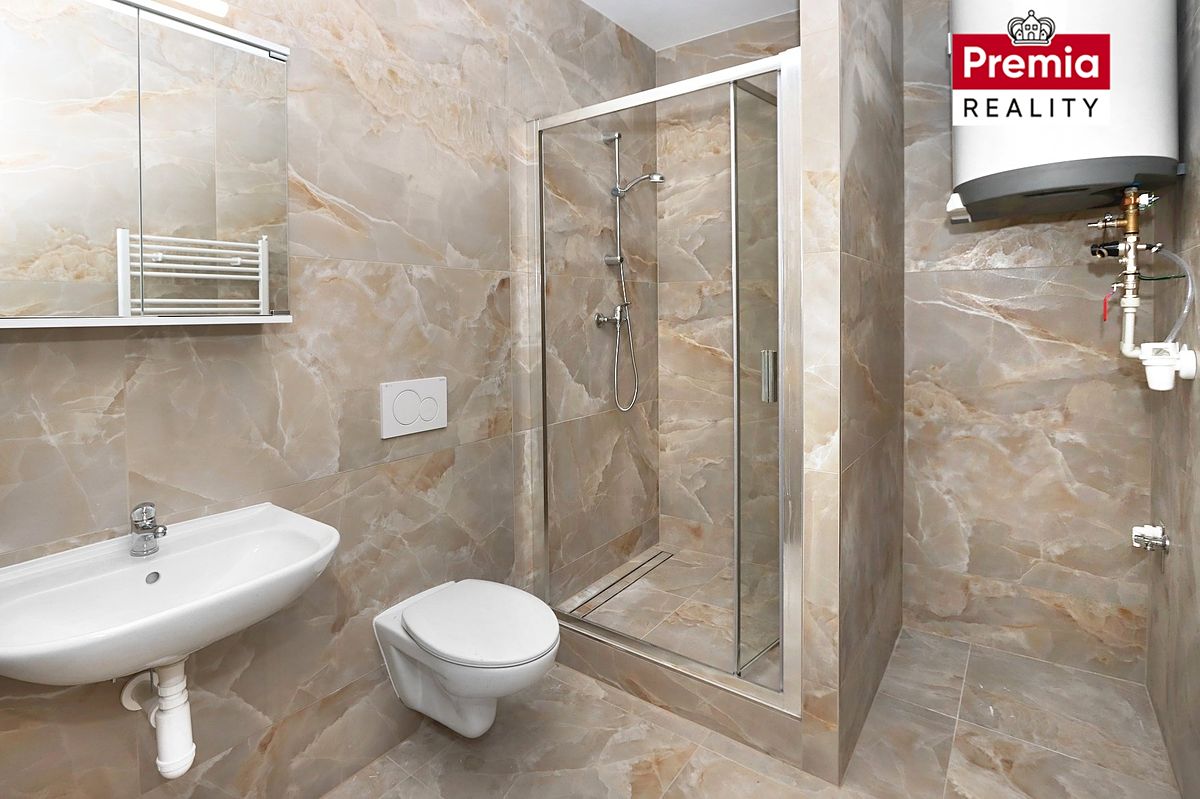 Pronájem bytu 2+kk 43 m² – fotografie 3