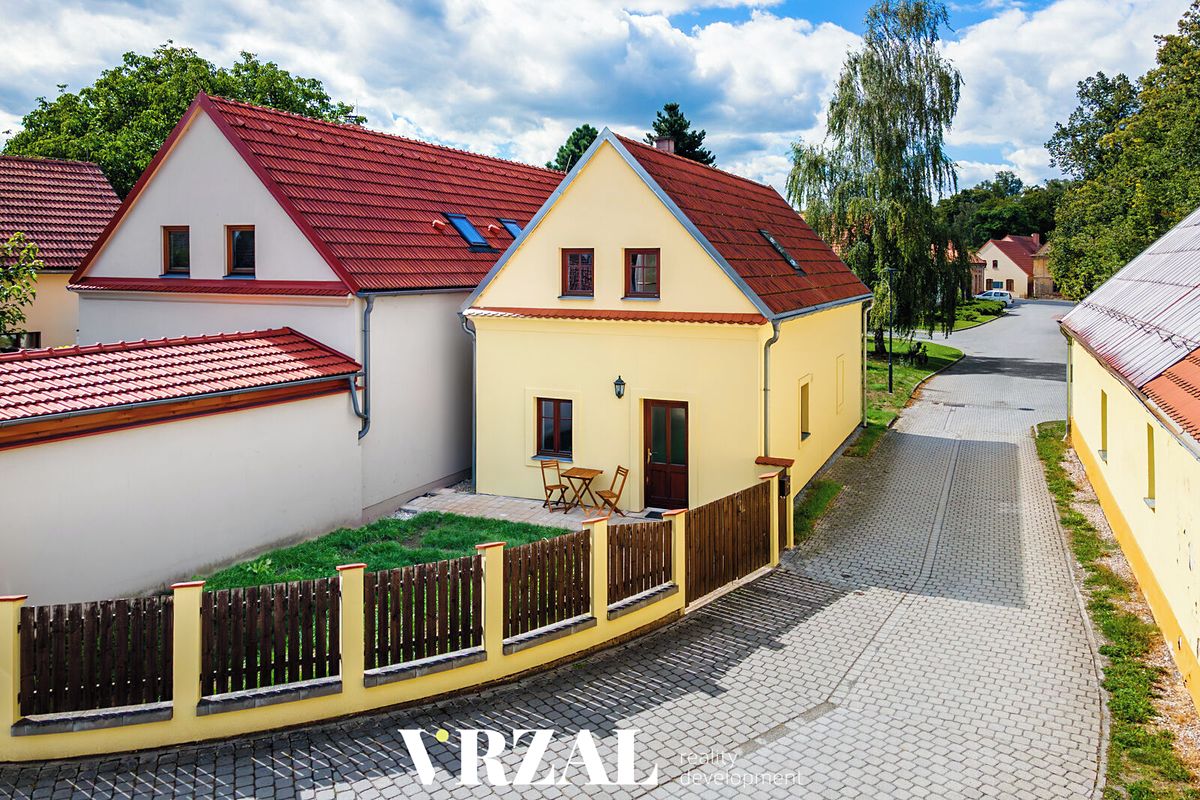 Prodej rodinného domu 108 m², pozemek 151 m² – fotografie 2