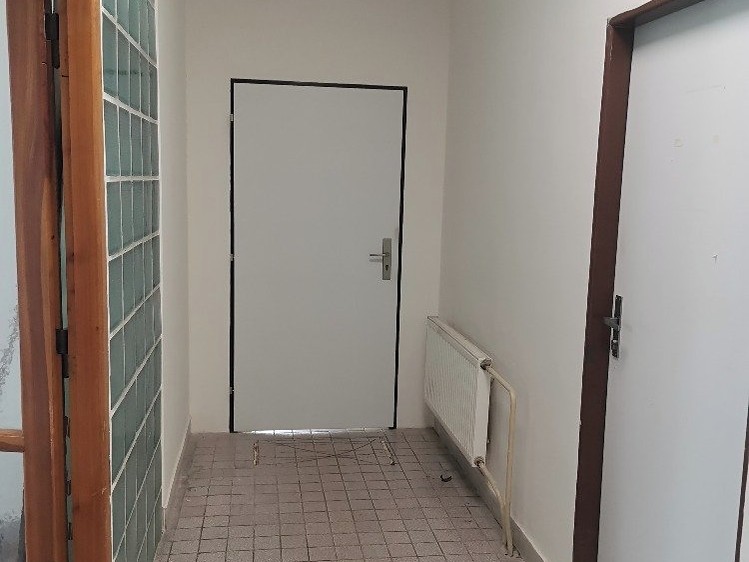 Комерційне приміщення в оренду, 17 м² (6 з 18)