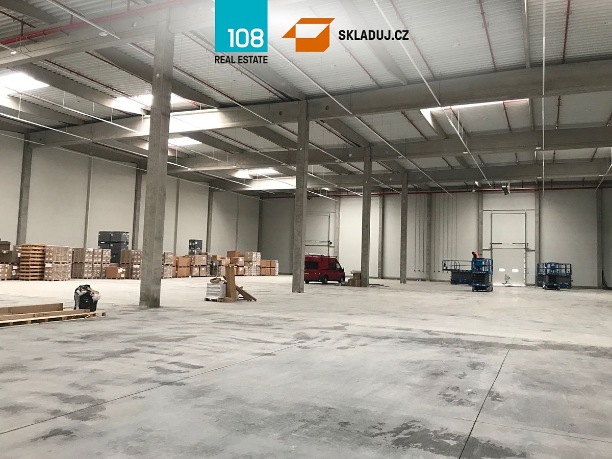 Pronájem skladového prostoru 10000 m² – fotografie 4