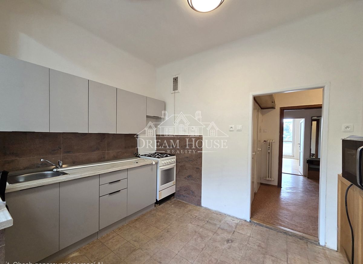 Pronájem bytu 2+1 75 m² – fotografie 2