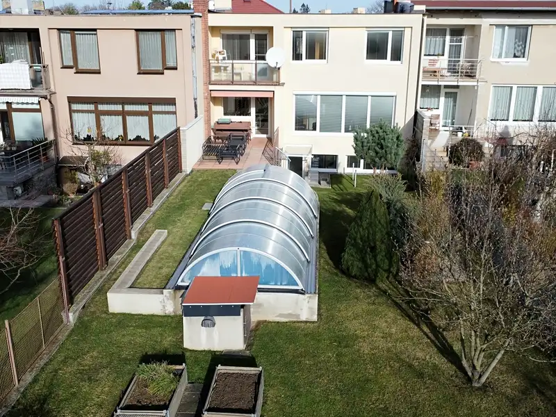 Prodej rodinného domu 280 m², pozemek 466 m², Benešov – náhled fotky 2