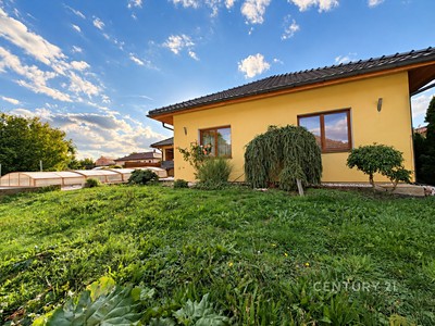 Prodej  rodinného domu 258 m², pozemek 1 073 m²