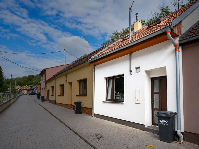 Prodej rodinného domu 121 m², pozemek 144 m², Brno – náhled fotky 1