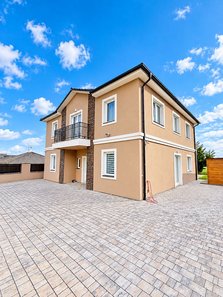 Prodej rodinného domu 335 m², pozemek 587 m²