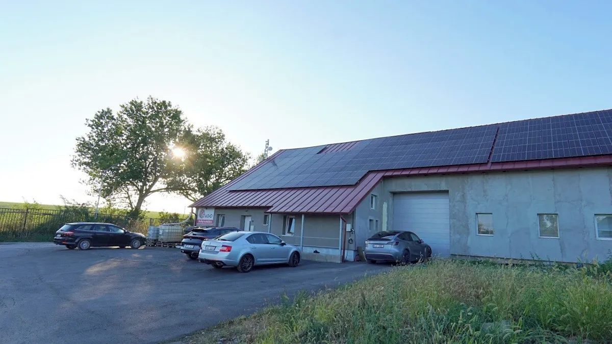 Prodej výrobní haly, prostoru 850 m²