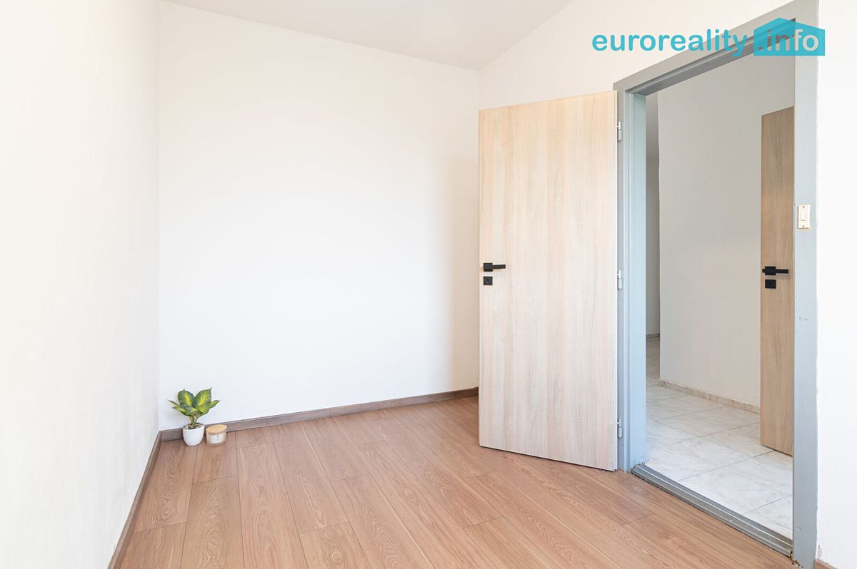 Pronájem bytu 3+1 66 m² – fotografie 4