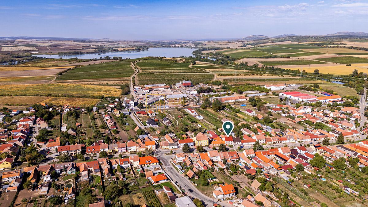 Prodej rodinného domu 142 m², pozemek 641 m² – fotografie 2