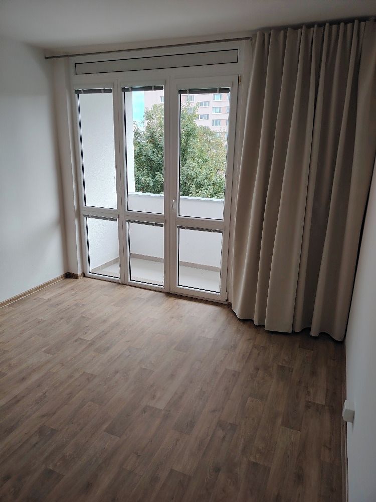 Pronájem bytu 2+1 56 m² – fotografie 3