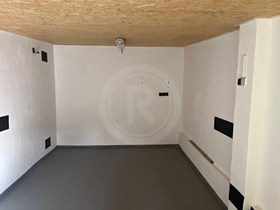Нерухомість в оренду, 18 м² (2 з 4)