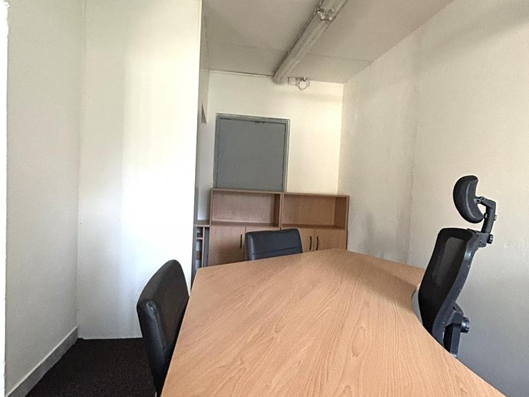 Prodej komerčního prostoru, 79 m² (4 z 10)