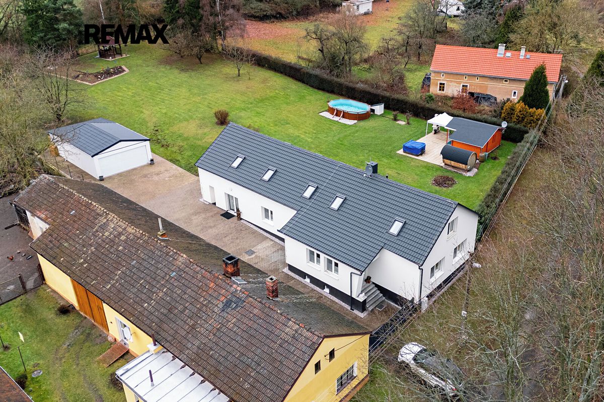 Prodej rodinného domu 267 m², pozemek 2257 m² – fotografie 2